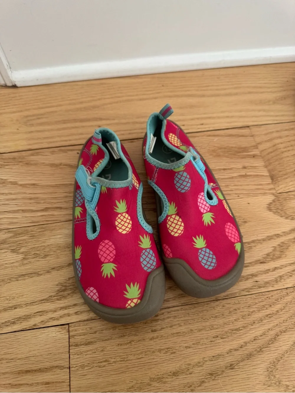 Kids Pineapple Print Water Shoes - Hot Pink